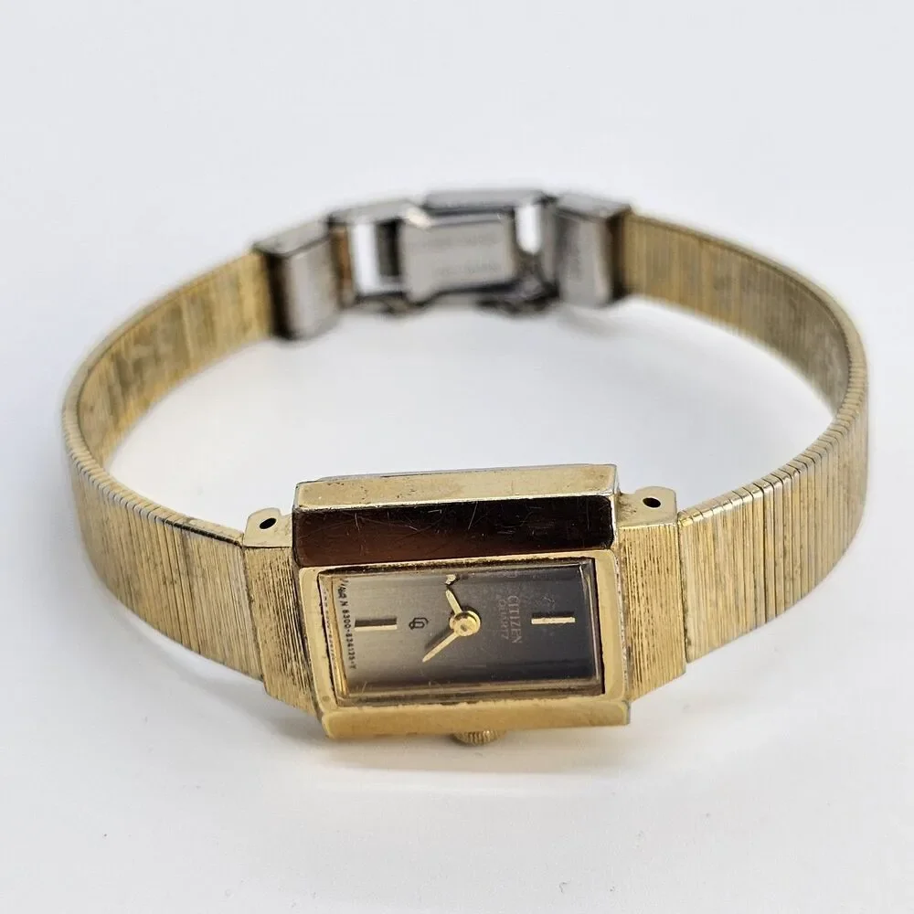VTG Citizen Women's‎ Watch 16MM Black Gold Dial Gold Band 6